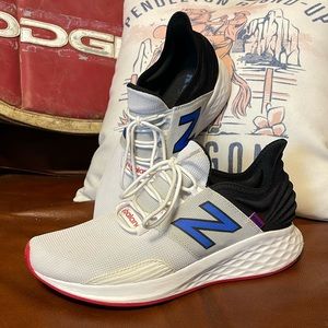 New Balance ROAV running shoe Sz 11
